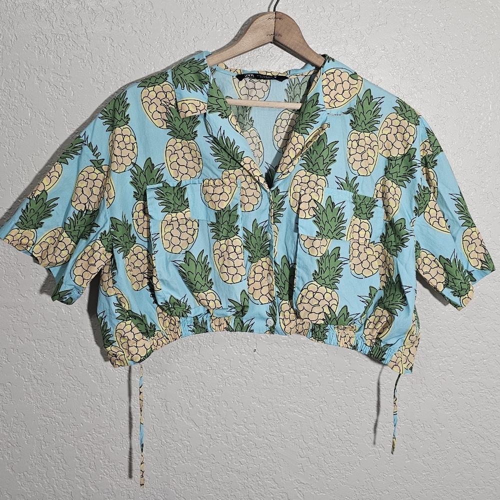 Zara Light Blue Pineapple Print Cropped Button-Down Shirt